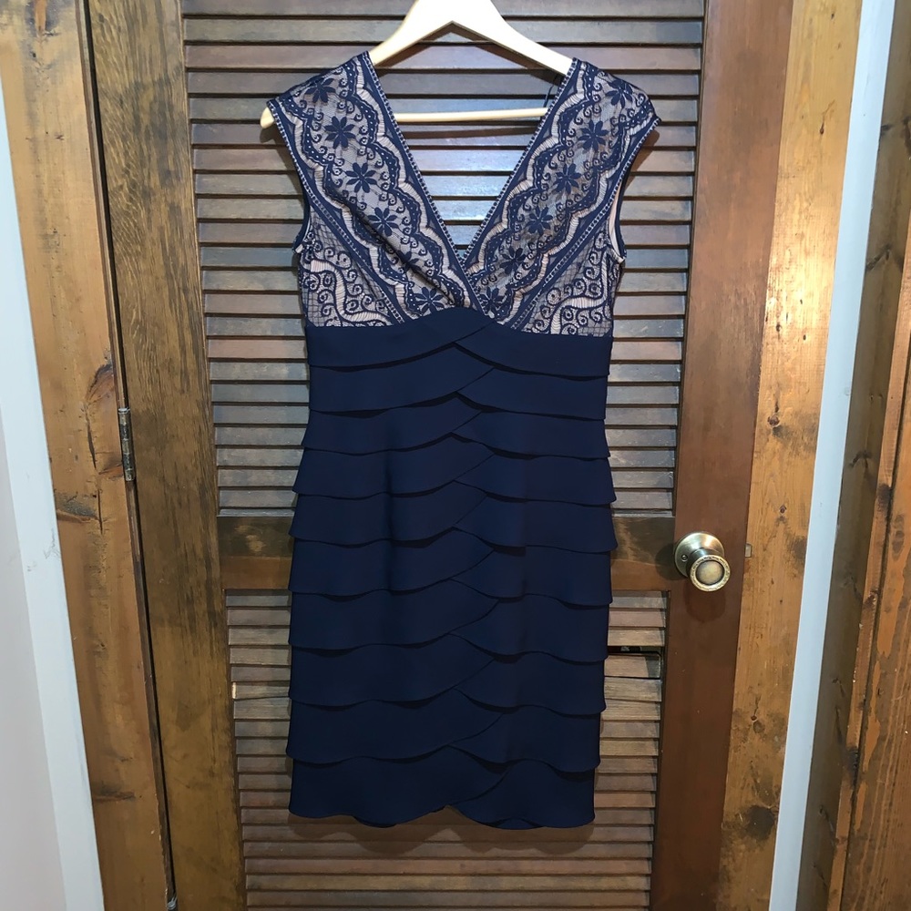 Jessica Howard Navy size 6 lace dress